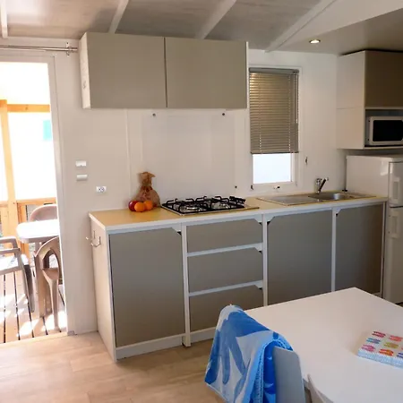 Le Méditerranée Camping 2*